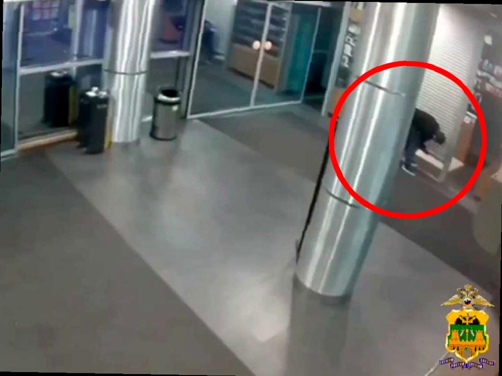 Вор обчистил павильон в ТЦ в Адлере