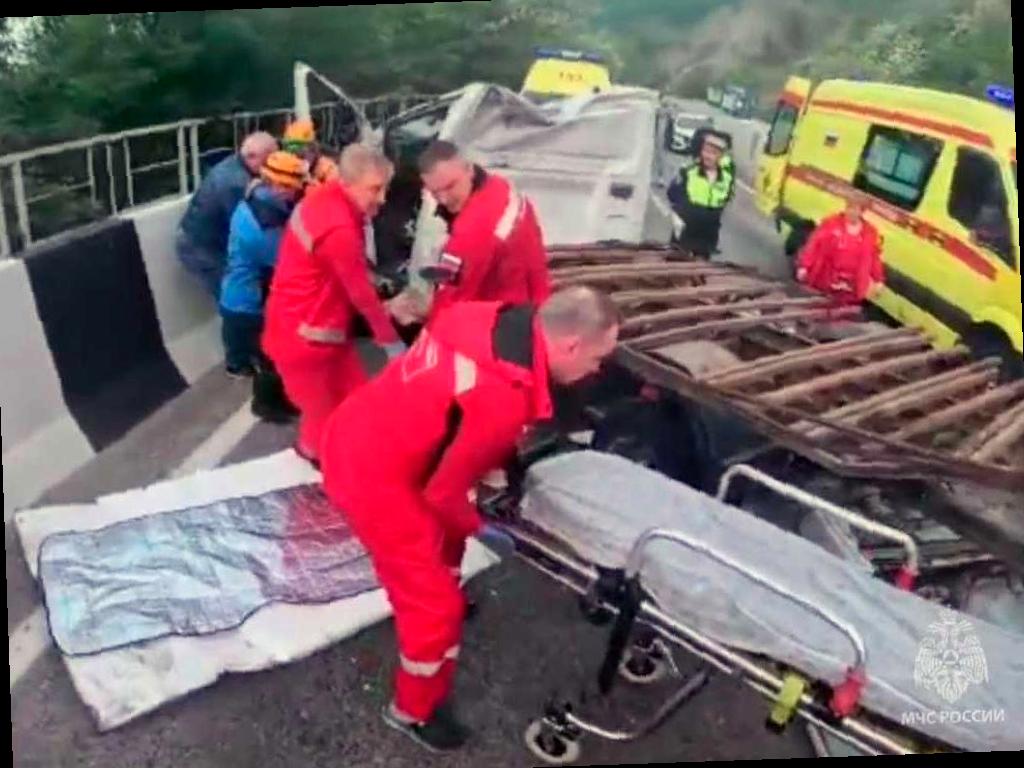 На Мамайском перевале в Сочи спасатели помогли водителю «Газели»