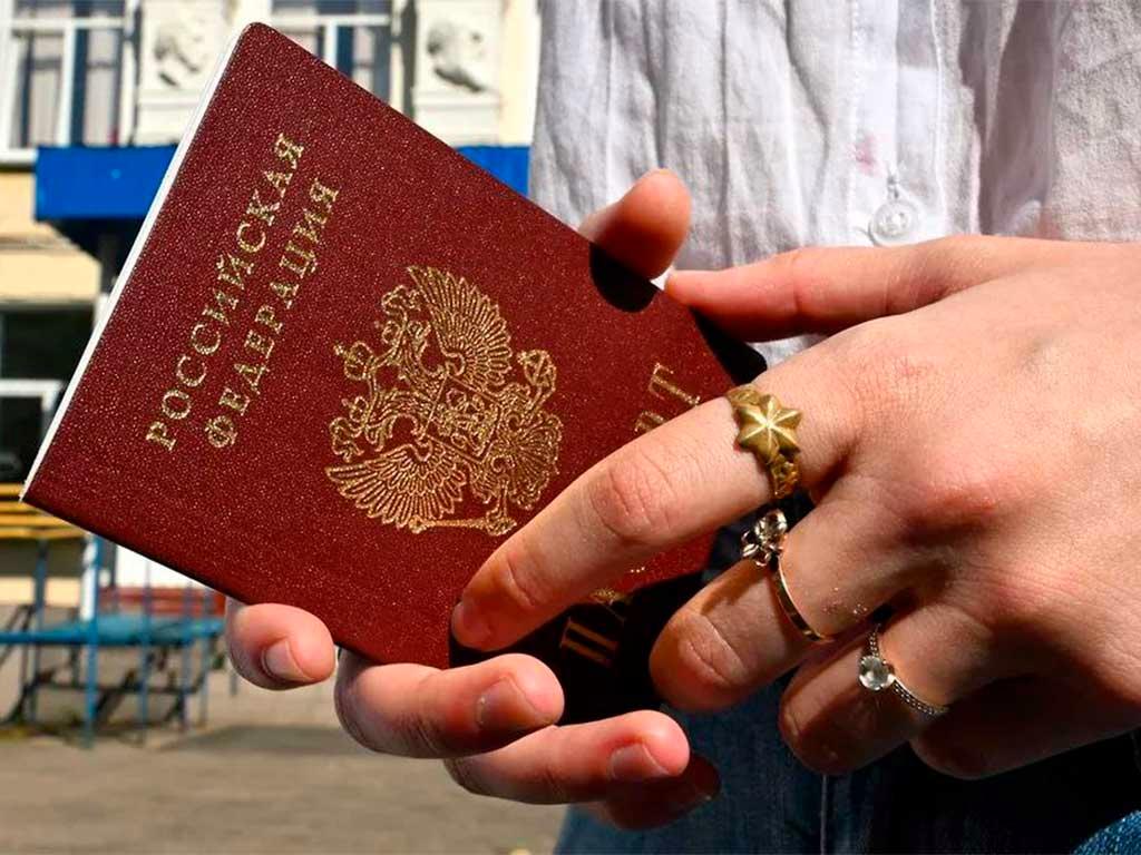 Россия упростила процедуру получения гражданства для жителей Абхазии и Южной Осетии