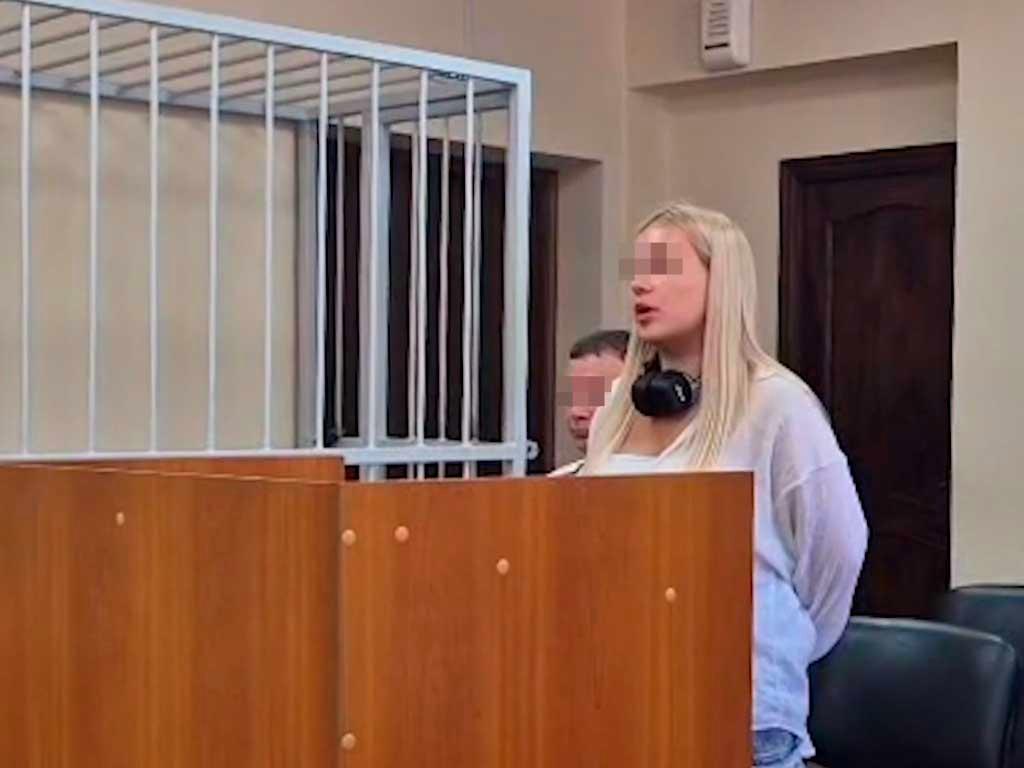Туристку оштрафовали за съемку видео на фоне пожара в Адлере