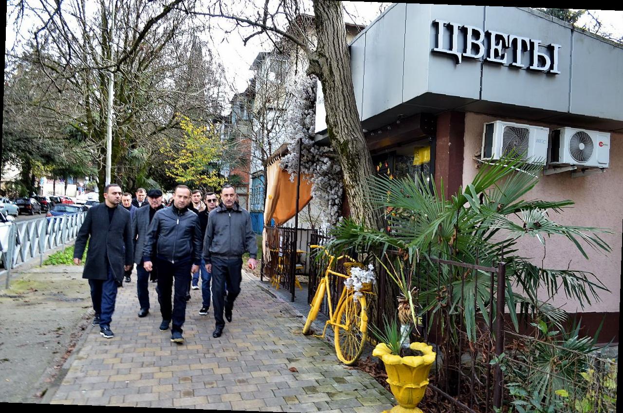 «Виктор Тепляков встретился с жителями в Центральном районе Сочи»