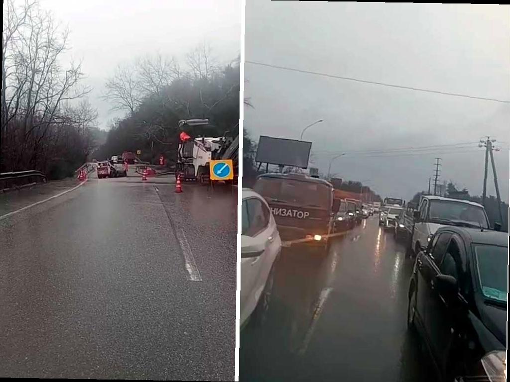 Трещина на дороге в Сочи вызвала пробку