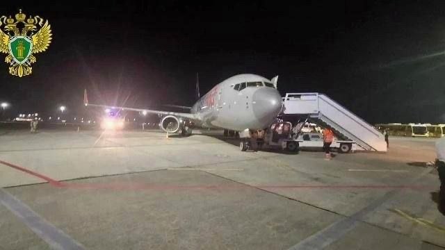 Экстренная посадка Boeing в Сочи: пассажиры отправлены резервным рейсом