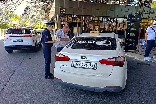 Ужесточение контроля за нелегальными таксистами в Сочи