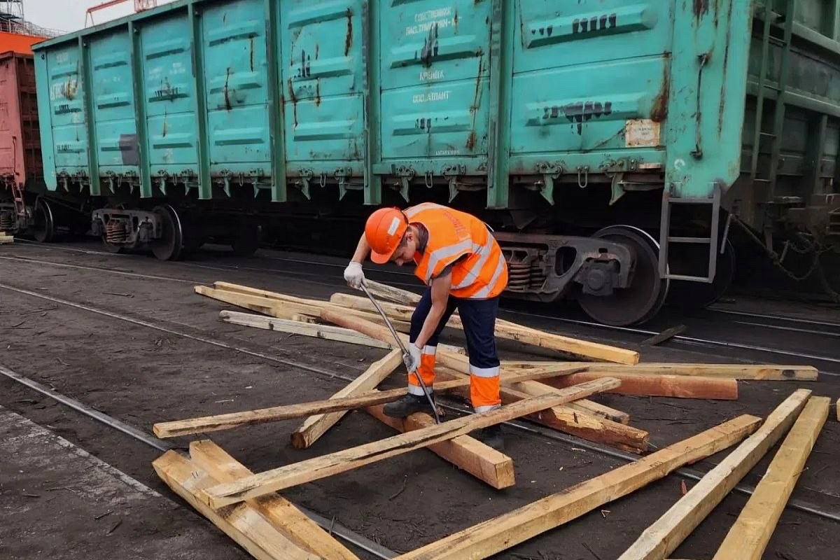 Сочинские студенческие отряды получают опыт на предприятиях Краснодарского и Хабаровского краев