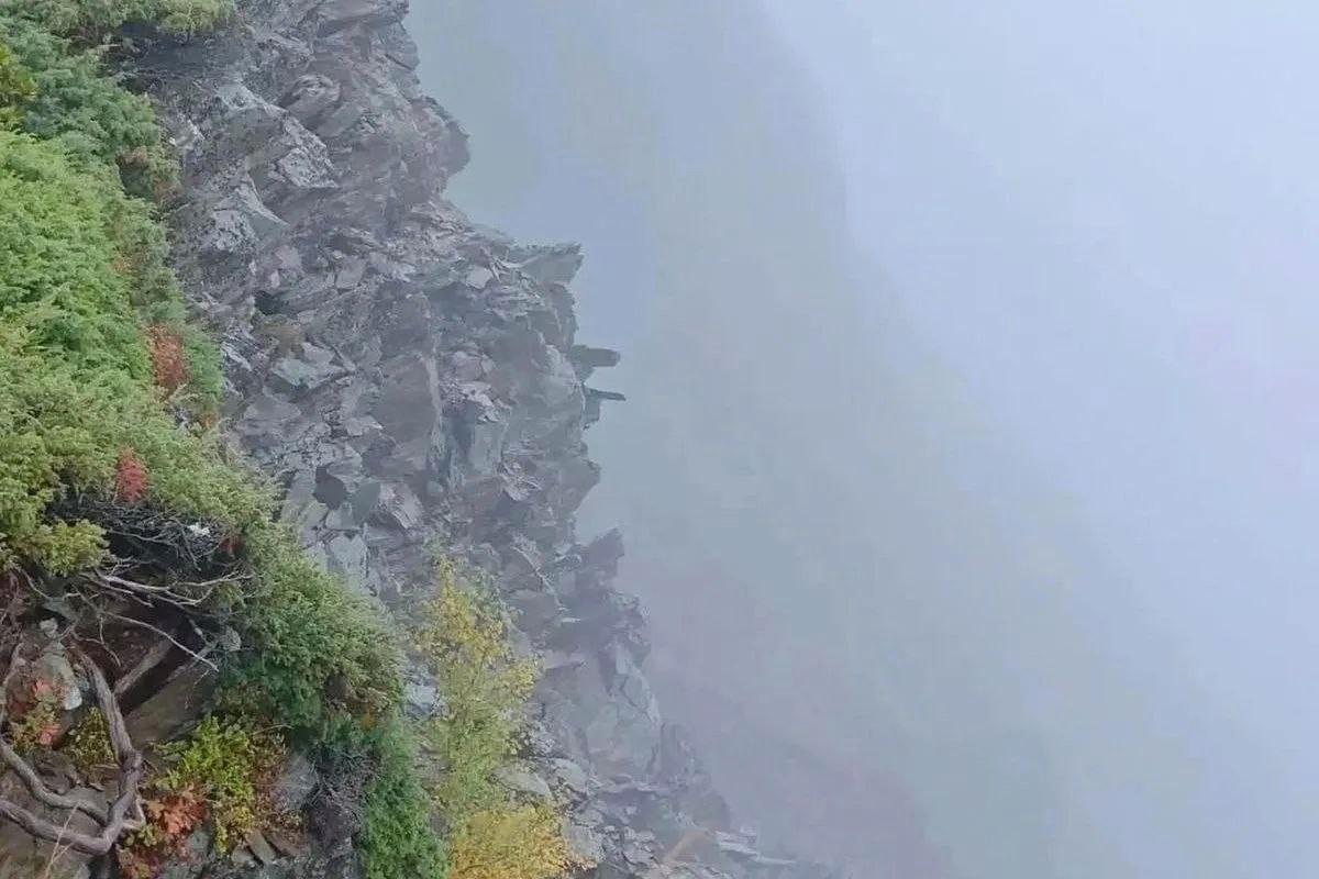 Спасение двух братьев в горах Сочи после их застревания в расщелине